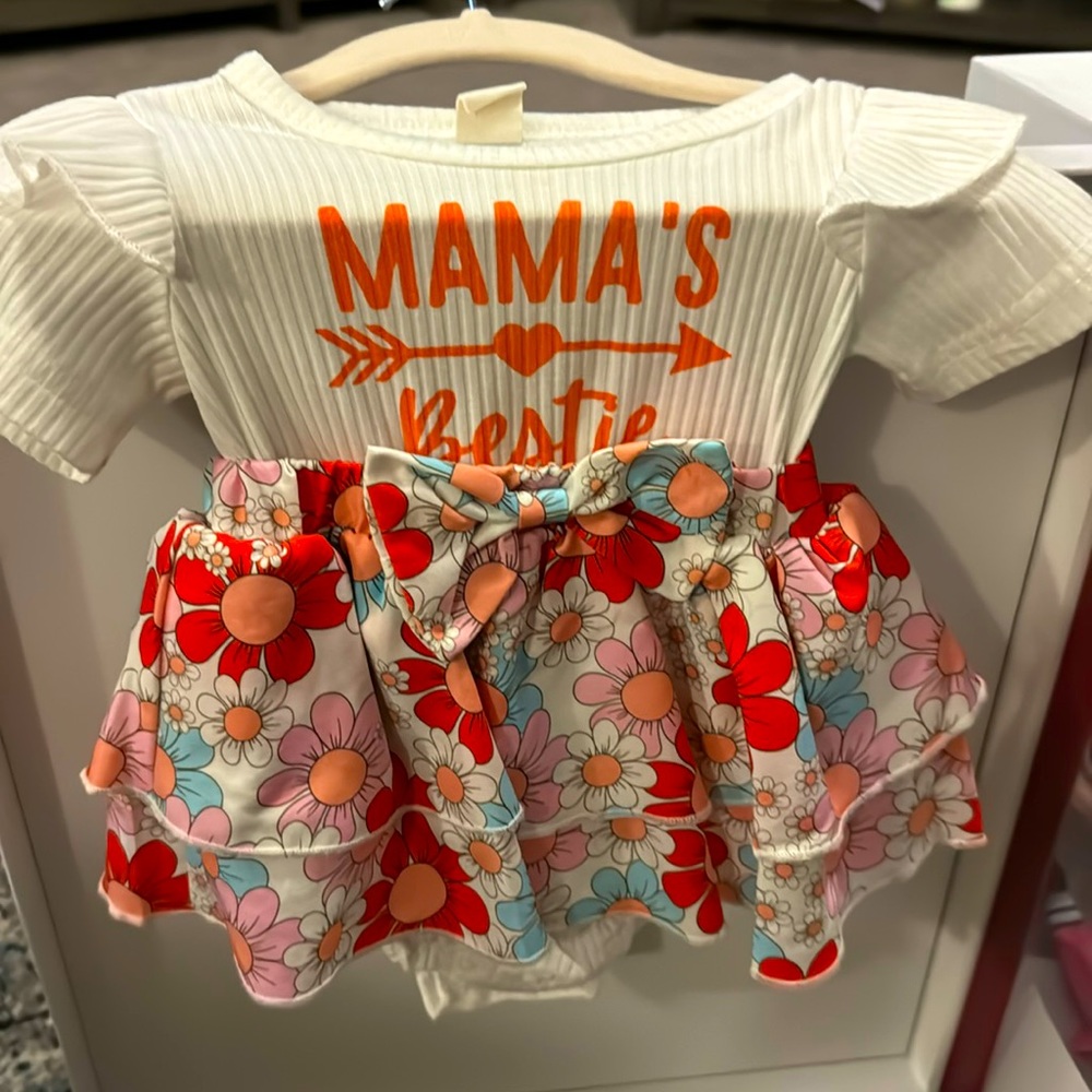 Summer short sleeve dress. Baby girl size 12 month. Momma Bestie.